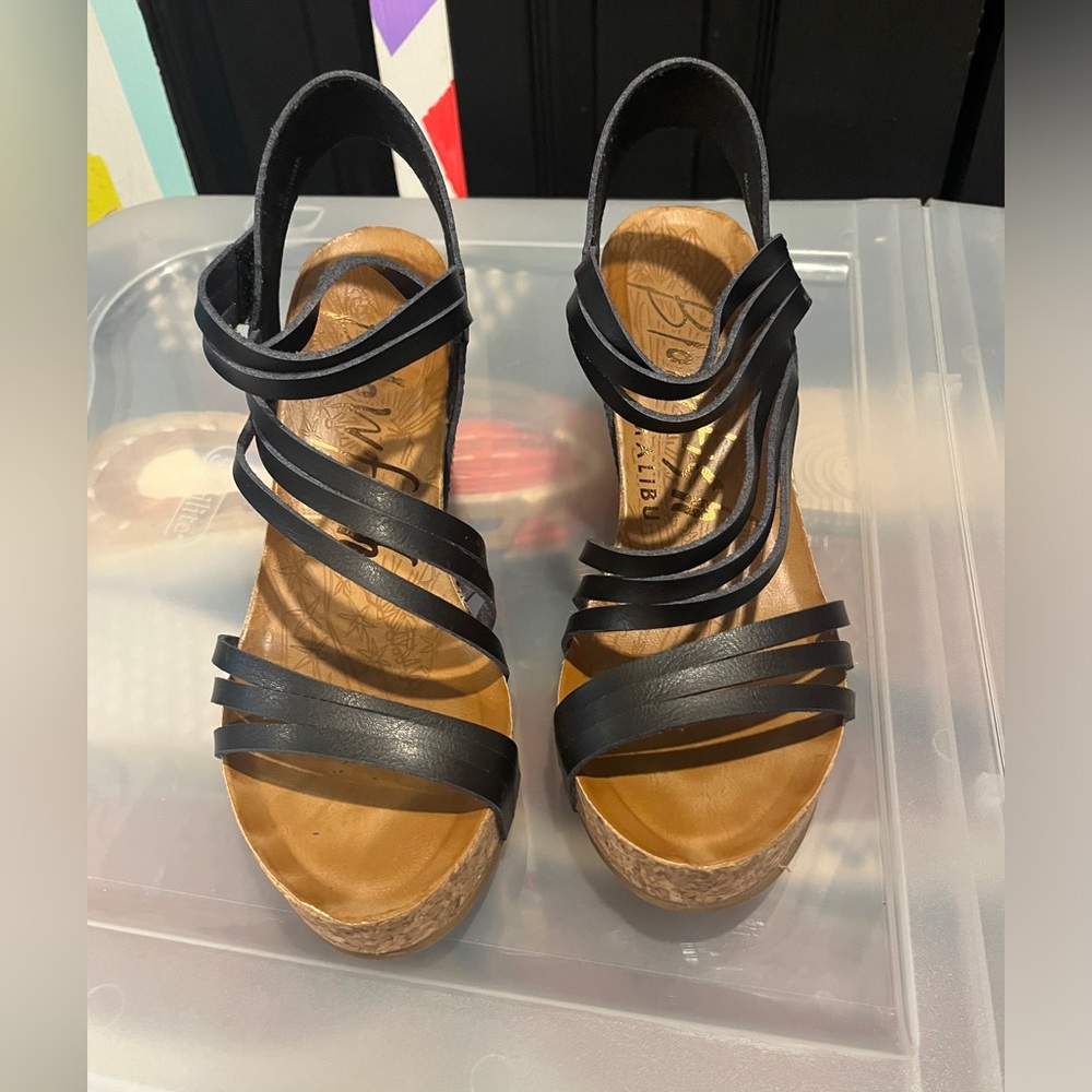 Women’s size 10 shoes